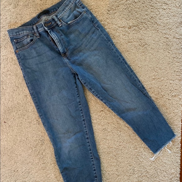 Uniqlo Denim - Uniqlo high waisted cutoff jeans Uniqlo Denim - Uniqlo high waisted cutoff jeans